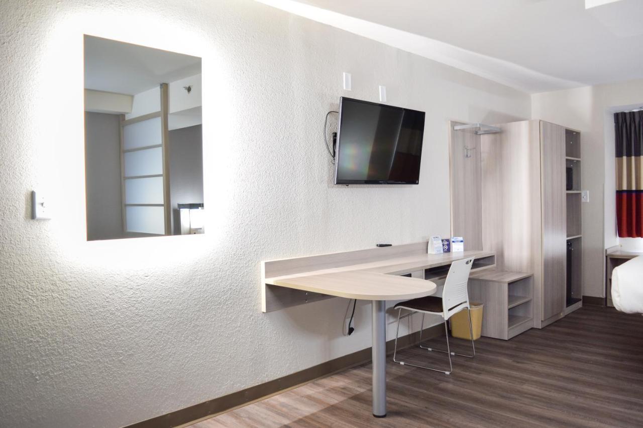 Travelers Inn And Suites Raleigh Exteriör bild