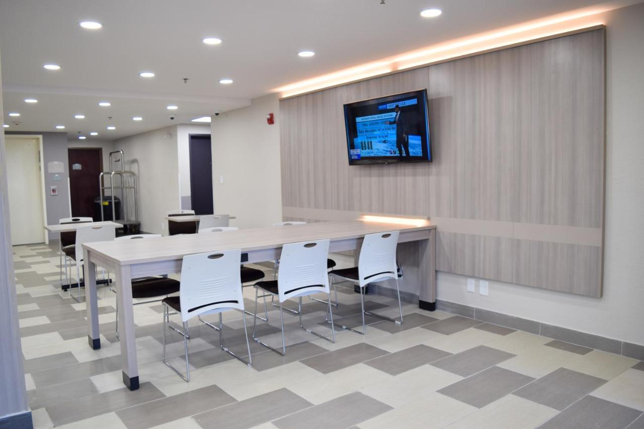 Travelers Inn And Suites Raleigh Exteriör bild