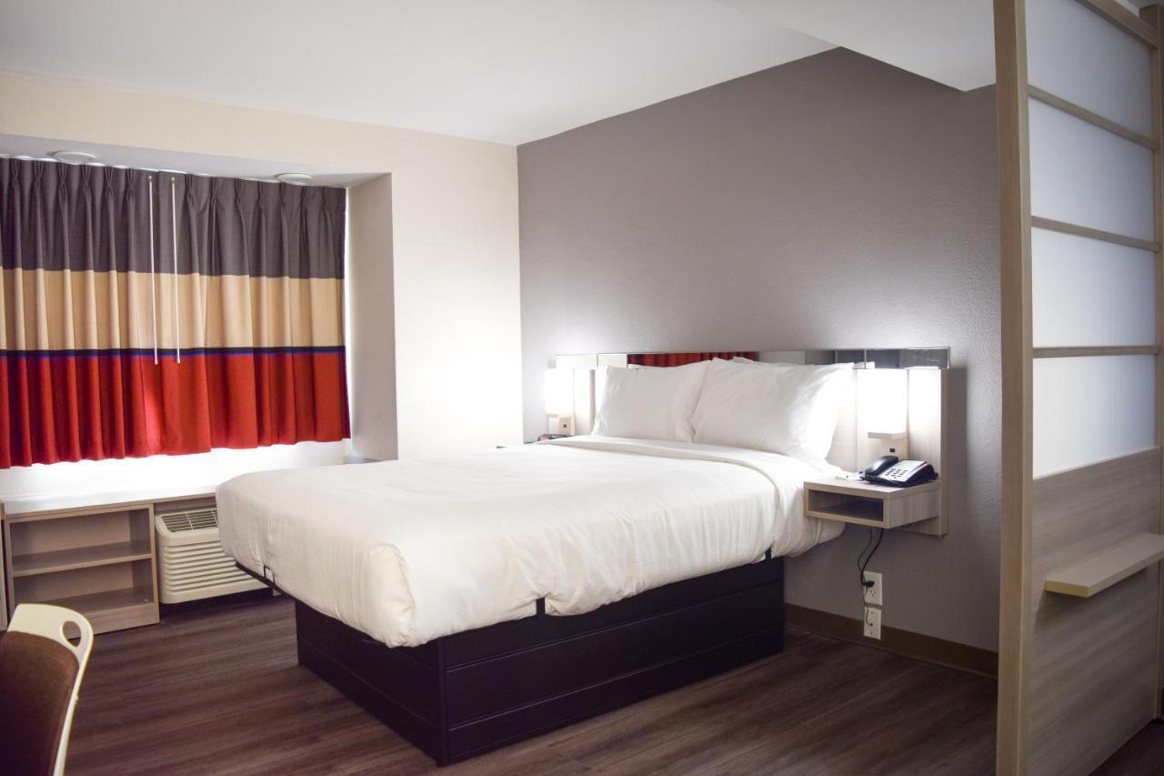 Travelers Inn And Suites Raleigh Exteriör bild